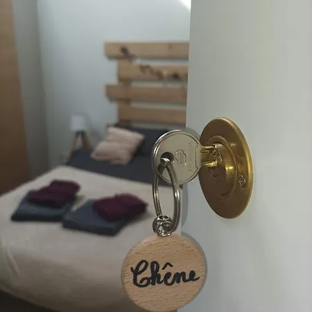 Les Iris - Chene - Petit Dejeuner 3*