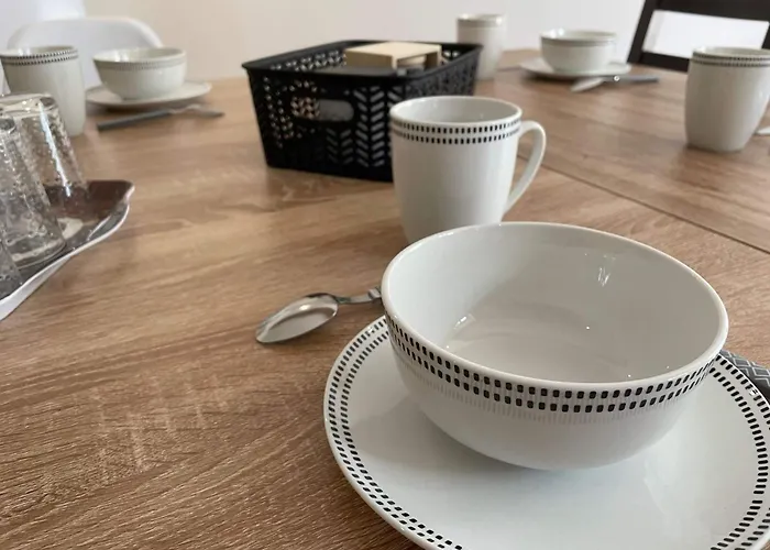 Les Iris - Chene - Petit Dejeuner Bed & Breakfast 3*