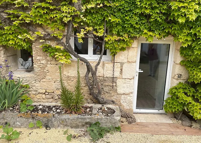 Les Iris - Chene - Petit Dejeuner Bed & Breakfast 3*