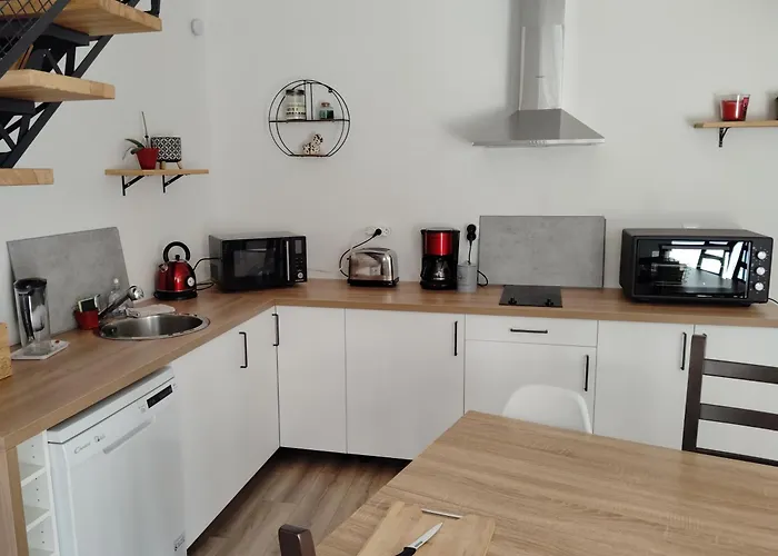 Les Iris - Chene - Petit Dejeuner